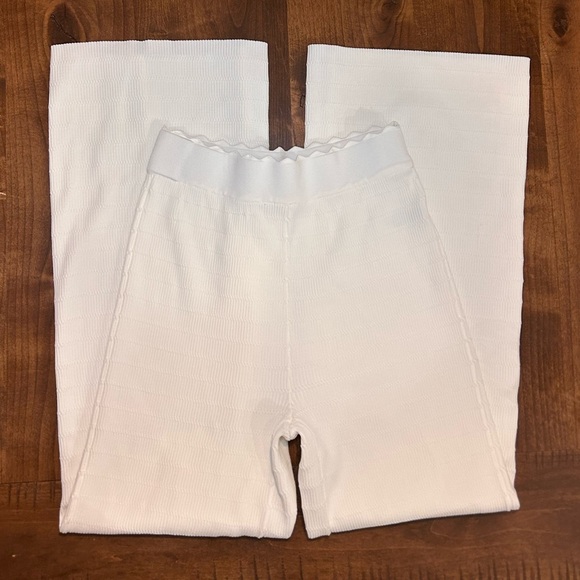 House of Harlow 1960 White Textured/Ribbed Knit Wide Leg Pants – Size M - Picture 3 of 5